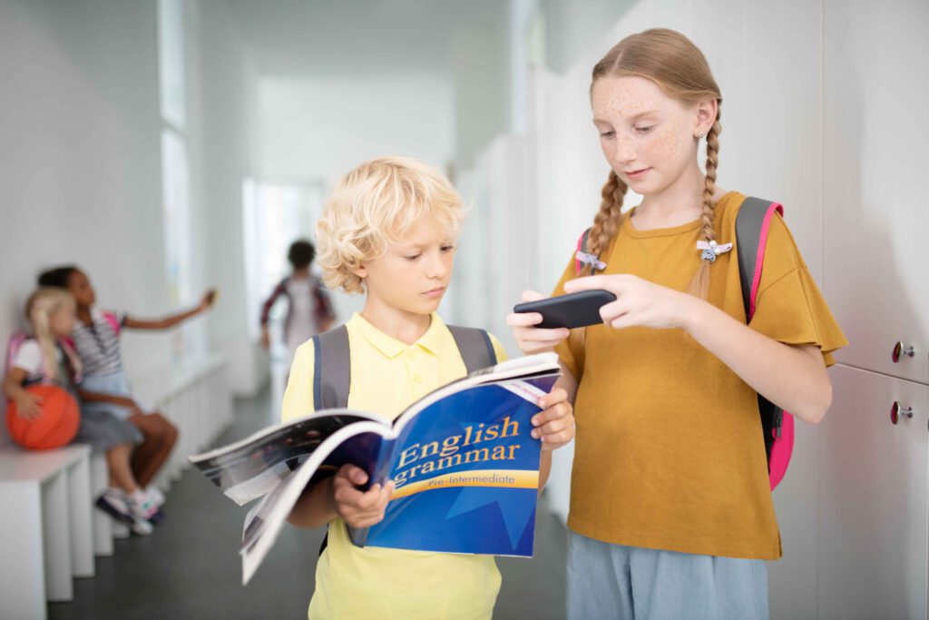 Was macht ein Schulbegleiter Ihre Rolle im Schülerleben verständlich erklärt