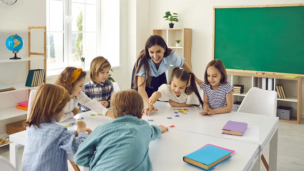 Individuelle Förderung in München stärkt Kinder durch Schulbegleitung und Individualbegleitung – für Erfolg in Schule und Zuhause.